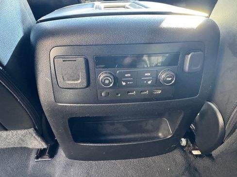 Used 2019 GMC Yukon Denali image 37