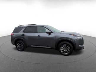 Used 2025 Nissan Pathfinder SV FWD video 2