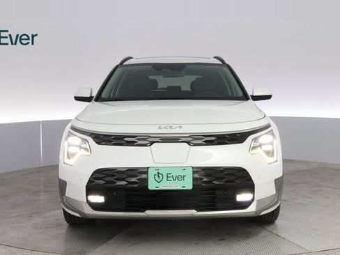 Used 2023 Kia Niro Wave image 3