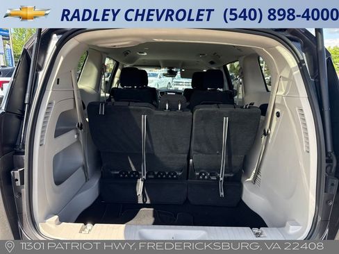 Used 2023 Chrysler Voyager LX FWD image 15