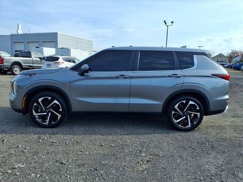 Used 2023 Mitsubishi Outlander SE image 6