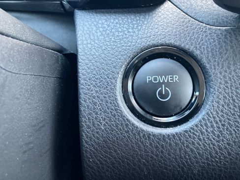 Used 2025 Toyota Camry XLE FWD image 25
