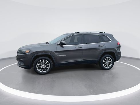 Used 2019 Jeep Cherokee Latitude Plus w/ Comfort/Convenience Group image 4