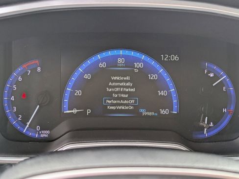 Used 2022 Toyota Corolla Cross XLE image 19