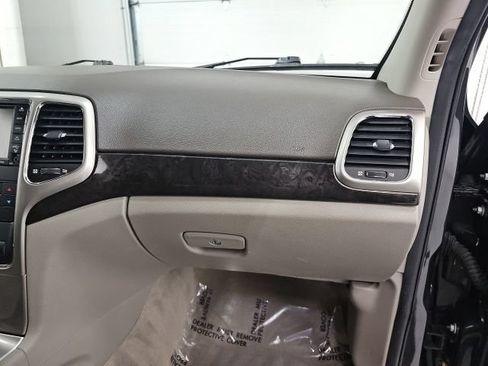 Used 2011 Jeep Grand Cherokee Laredo AWD/4WD image 36