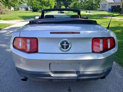 Used 2012 Ford Mustang Convertible RWD image 7