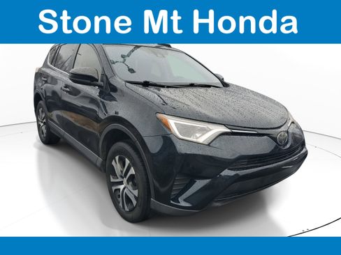 Used 2018 Toyota RAV4 LE w/ All Weather Liner Package image 1