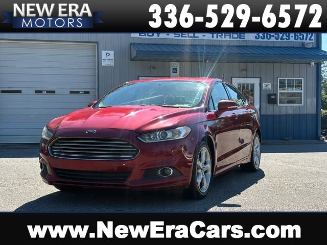 Used 2016 Ford Fusion SE FWD image 1