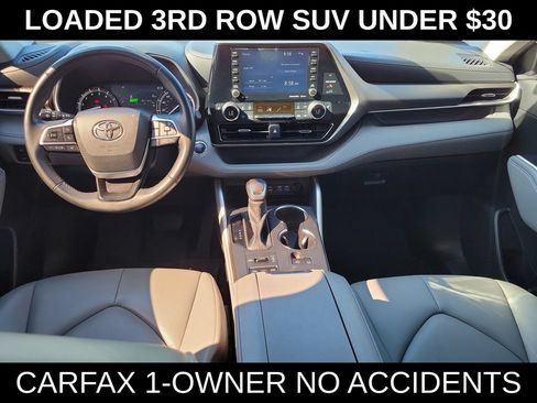 Used 2022 Toyota Highlander XLE AWD/4WD image 7