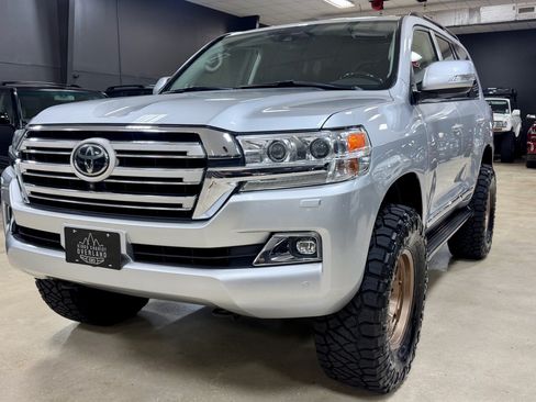 Used 2016 Toyota Land Cruiser AWD/4WD image 9
