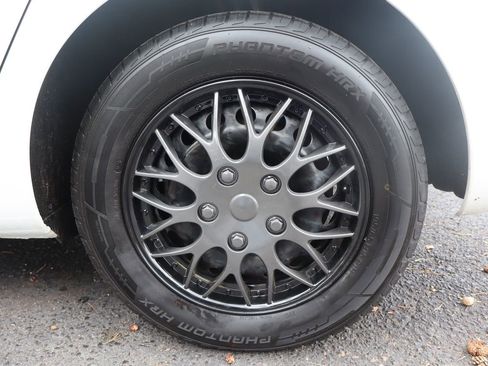 Used 2013 Volkswagen Golf 4-Door FWD image 39