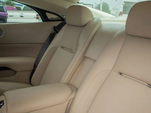 Used 2019 Rolls-Royce Wraith RWD image 34