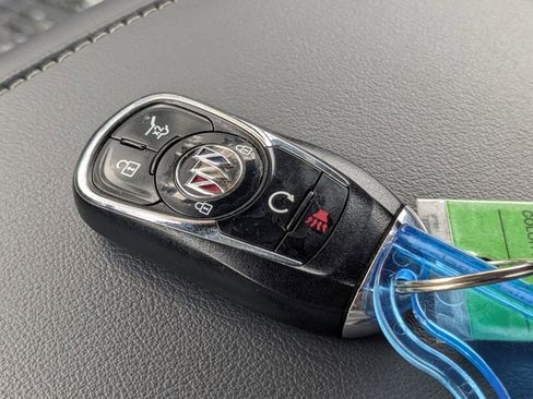 Used 2024 Buick Enclave Premium image 37