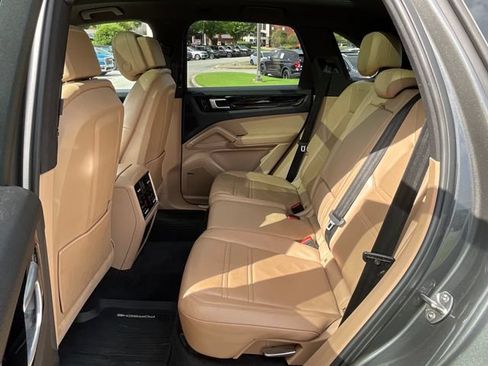 Used 2019 Porsche Cayenne S AWD/4WD image 40