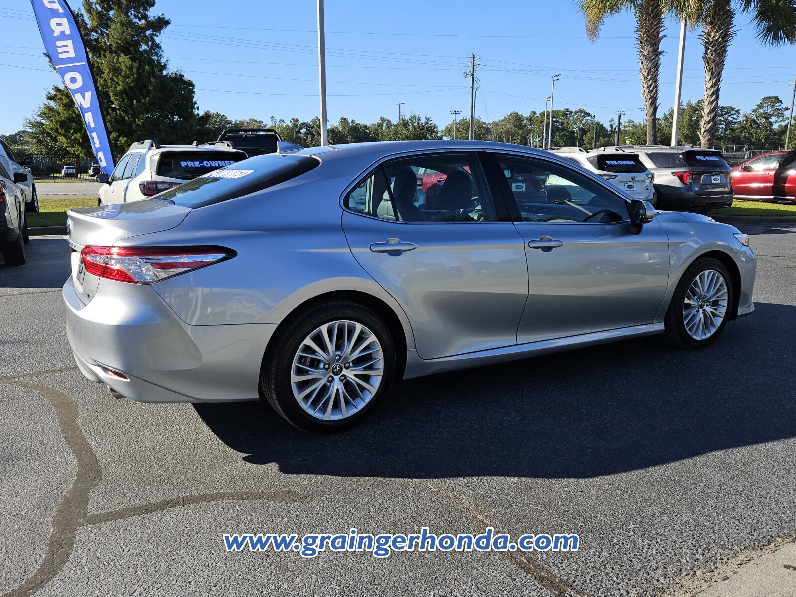Used 2020 Toyota Camry XLE FWD image 5