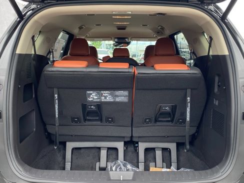 New 2026 Kia Carnival EX FWD image 23