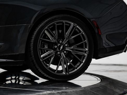 Used 2018 Chevrolet Camaro ZL1 RWD image 80