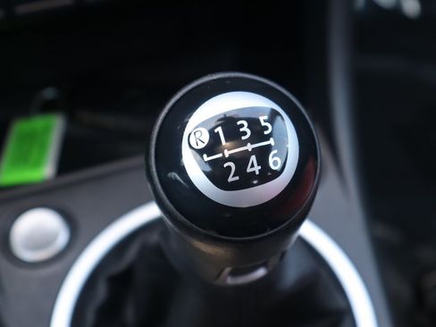 Used 2014 Volkswagen Beetle R-Line FWD image 29