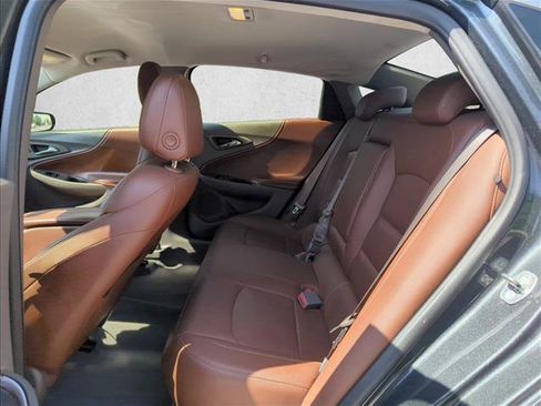 Used 2018 Chevrolet Malibu LT w/ Leather Package FWD image 17