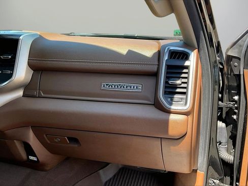 Used 2019 RAM 1500 Laramie AWD/4WD image 21