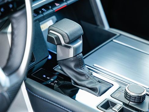 Used 2023 Toyota Sequoia Platinum image 21