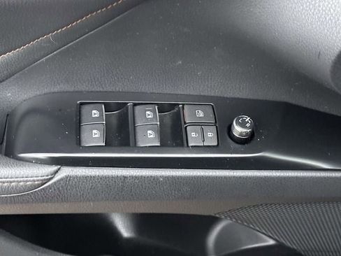 Used 2018 Toyota Camry XLE image 16