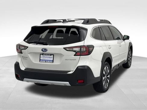 Used 2025 Subaru Outback Limited AWD/4WD image 7