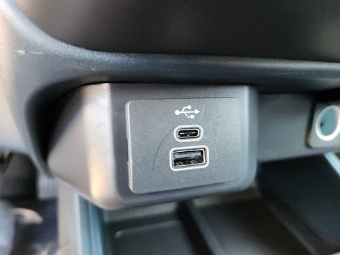 New 2025 Ford Maverick XL w/ Equipment Group 102A image 18