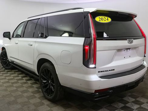 Used 2024 Cadillac Escalade ESV Sport Platinum w/ LPO, ONYX Package image 7