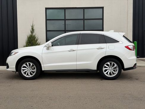 Used 2017 Acura RDX w/ Technology Package image 2