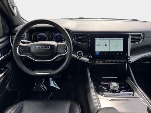 Used 2024 Jeep Wagoneer Series II w/ Flexible Seating Group image 13