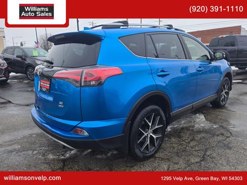 Used 2017 Toyota RAV4 SE image 4