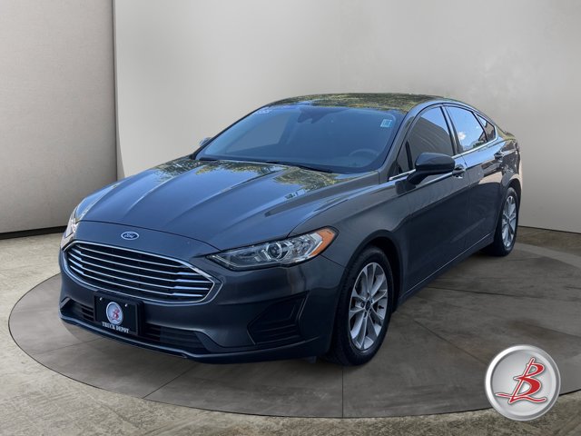 Used 2020 Ford Fusion SE FWD image 3