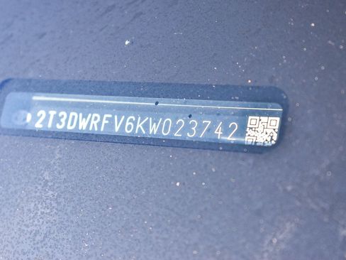 Used 2019 Toyota RAV4 Limited image 30