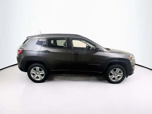 Used 2022 Jeep Compass Latitude AWD/4WD image 4