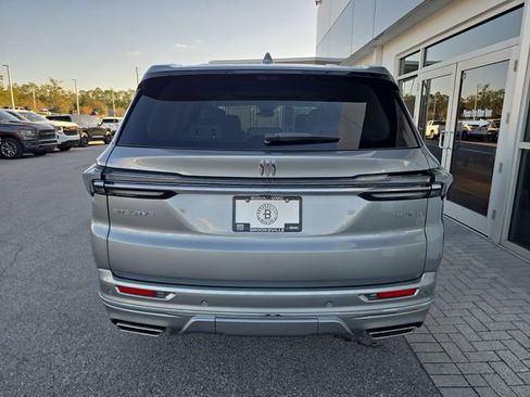 New 2026 Buick Enclave Avenir w/ Super Cruise Package FWD image 7