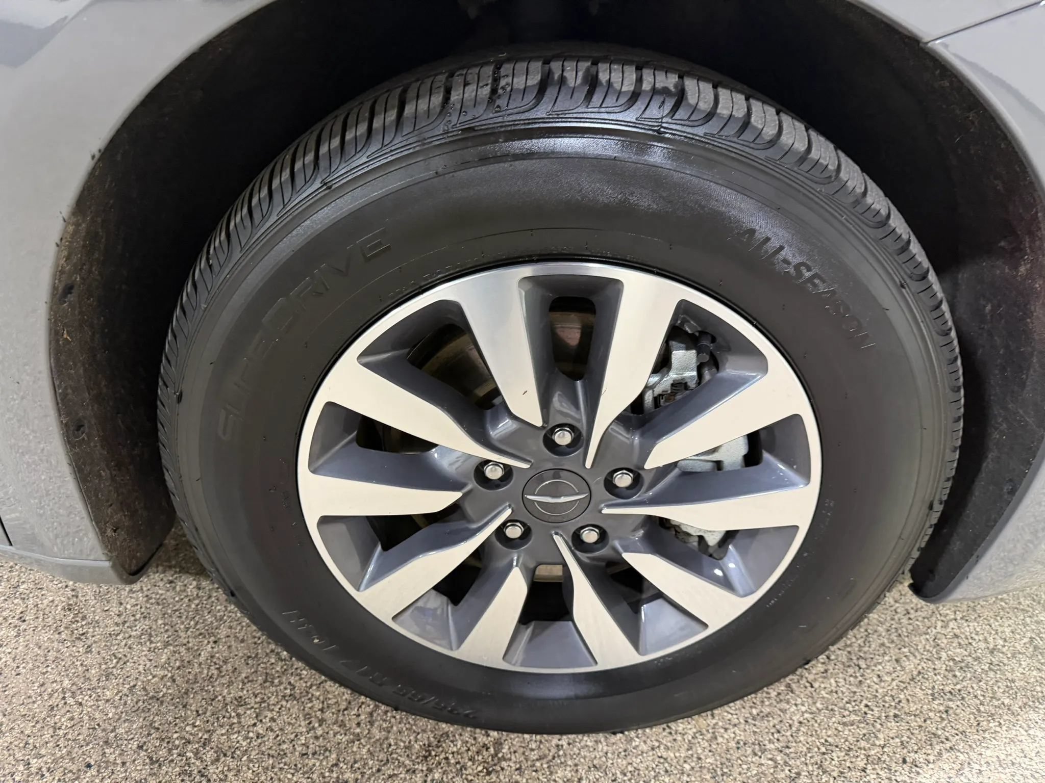 Used 2023 Chrysler Pacifica Touring-L FWD image 62