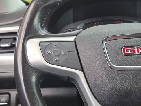 Used 2018 GMC Acadia SLT image 34