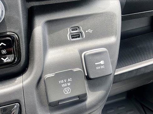 New 2024 RAM ProMaster 2500 w/ Convenience Group image 19