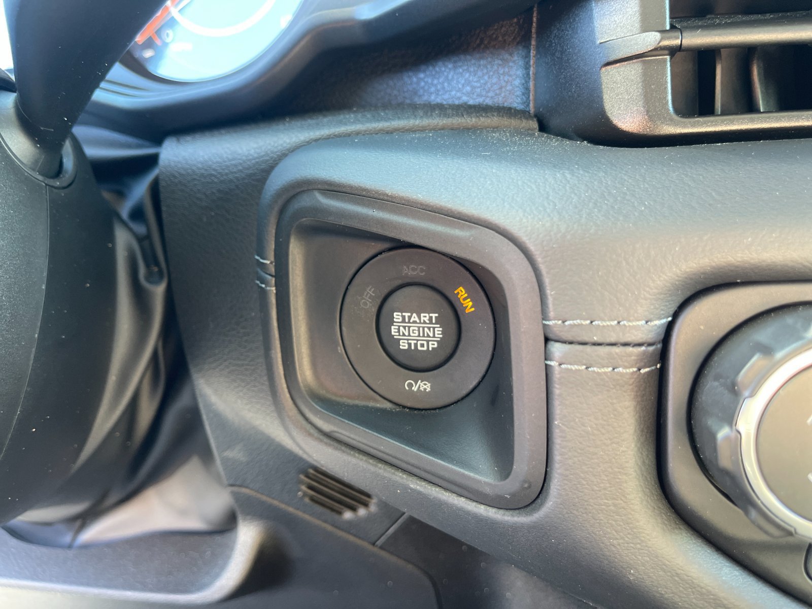 Used 2026 Jeep Gladiator Mojave AWD/4WD image 24
