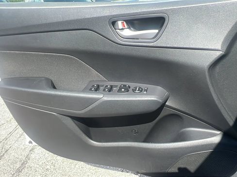 Used 2018 Hyundai Accent SE FWD image 21