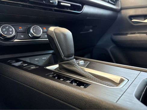 Used 2025 Nissan Kicks SV image 17