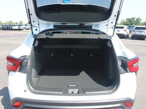 New 2026 Chevrolet Trax LT w/ Driver Confidence Package FWD image 18
