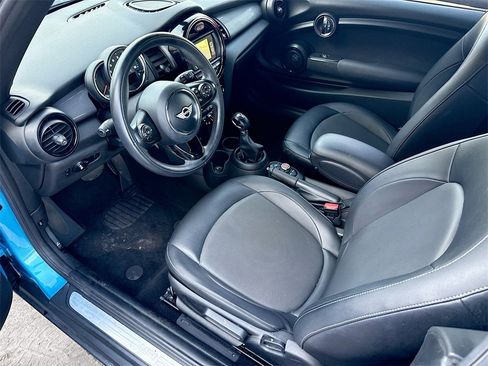 Used 2018 MINI Cooper Convertible image 25