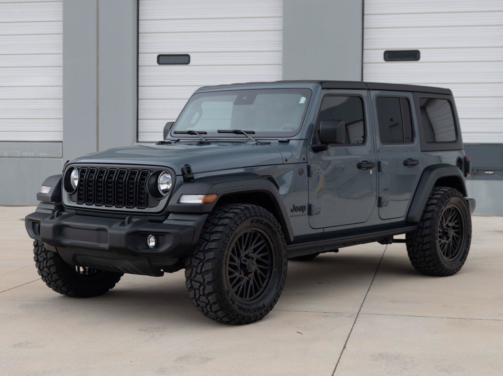 Used 2024 Jeep Wrangler Unlimited Sport AWD/4WD image 3