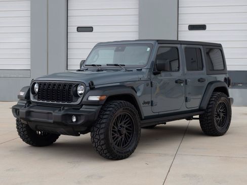 Used 2024 Jeep Wrangler Unlimited Sport AWD/4WD image 3