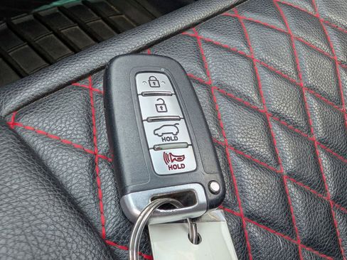 Used 2017 Hyundai Veloster Turbo FWD image 18