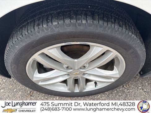Used 2019 Chevrolet Equinox Premier FWD image 9