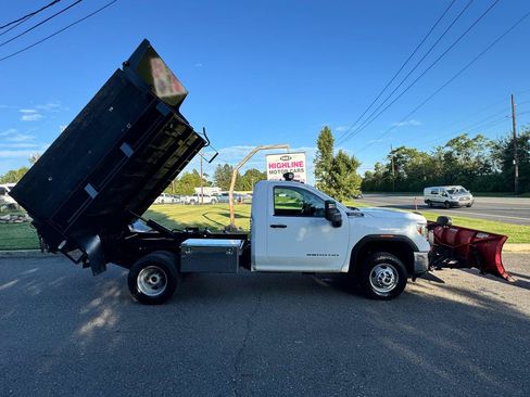 Used 2022 GMC Sierra 3500 Pro w/ Convenience Package AWD/4WD image 4