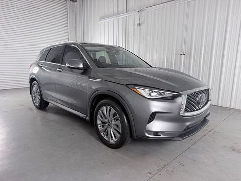 Certified 2023 INFINITI QX50 Luxe FWD image 3
